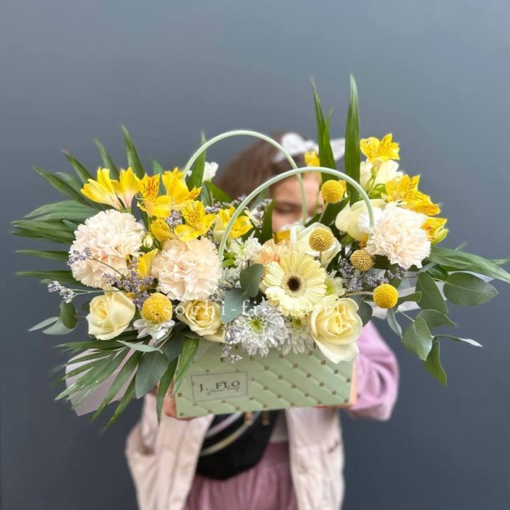 Сумочка с розами "Эпиа" в Саранске