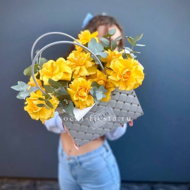 Сумочка с розами "Эдель" в Саранске