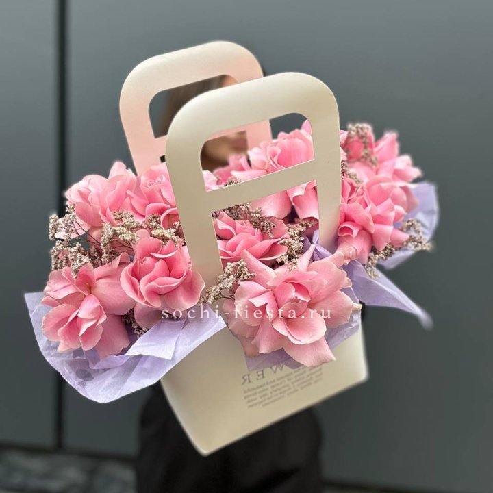 Сумочка розовых роз "Плинки" в Саранске