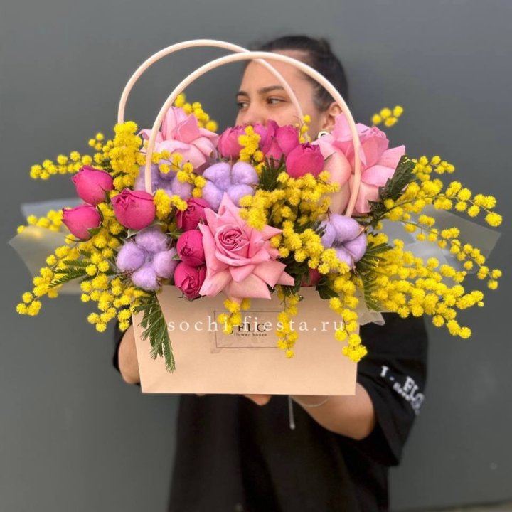Сумочка мимозы и роз "Примавера" в Саранске
