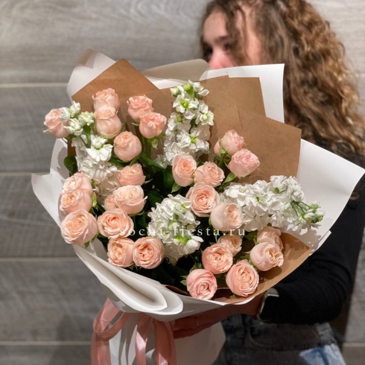 Букет бомбасти и маттиола в Саранске