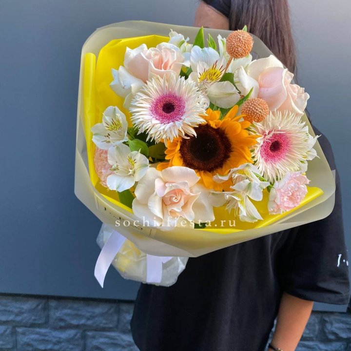 Букет с подсолнухом "Елоу" в Саранске