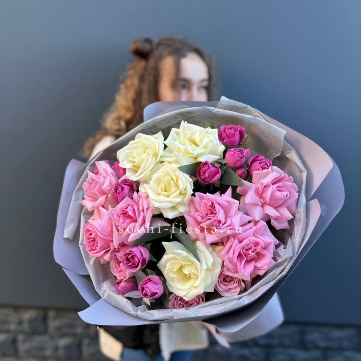 Букет французских и пионовидных роз в Саранске