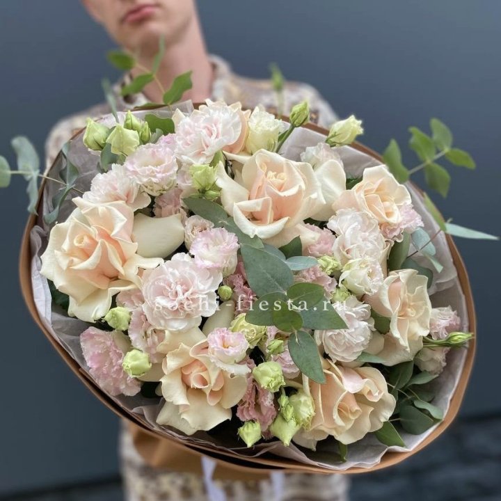  Букет кремовых роз "Мокко" в Саранске