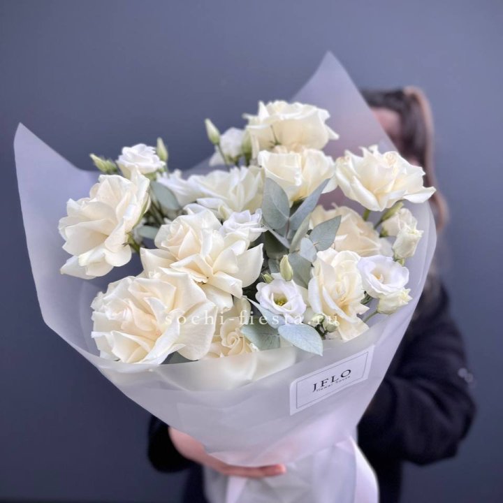 Букет французских роз и эустомы  в Саранске