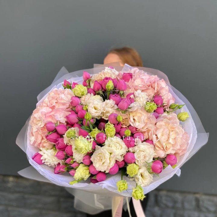  Букет  гортензий и Мисти в Саранске