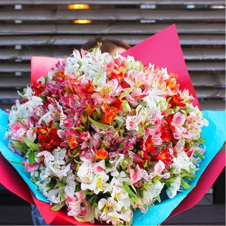 101 альстромерия в Саранске