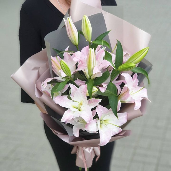 Букет розовых лилий в Саранске