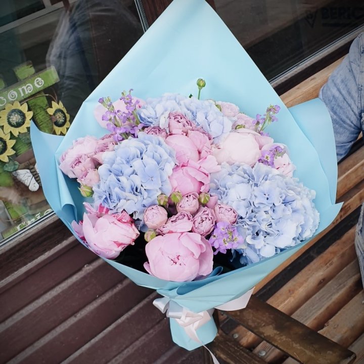 Букет с гортензиями "Блубери" в Саранске
