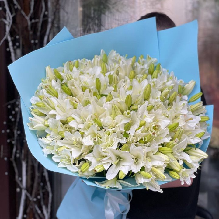 51 лилия в оформлении в Саранске