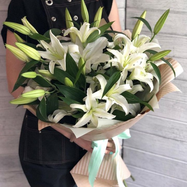Букет белых лилий в Саранске