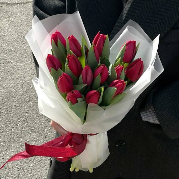 15 красных тюльпанов в Саранске