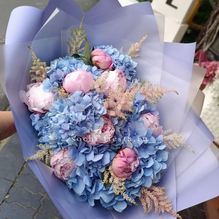 Дизайнерский букет с гортензией №3 в Саранске