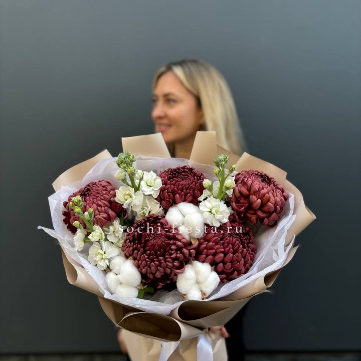 Хризантемы с маттиолой в Саранске