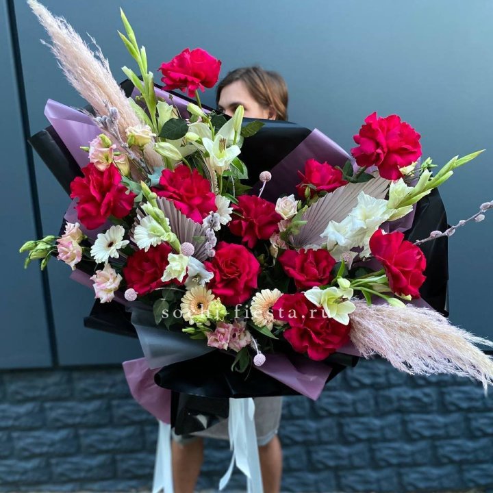 Дизайнерский букет Ред в Саранске