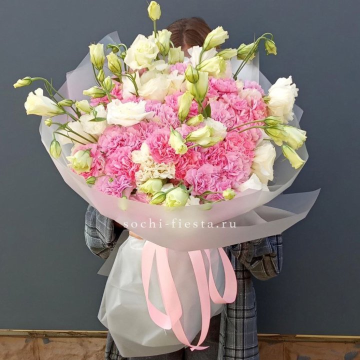 Букет из эустом и диантусов  в Саранске