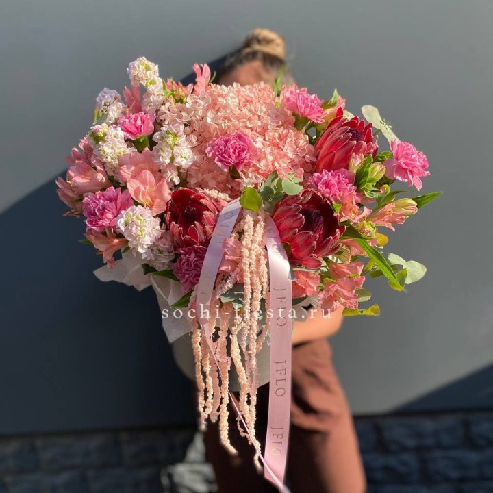 Коробка с цветами "Камикадзе" в Саранске