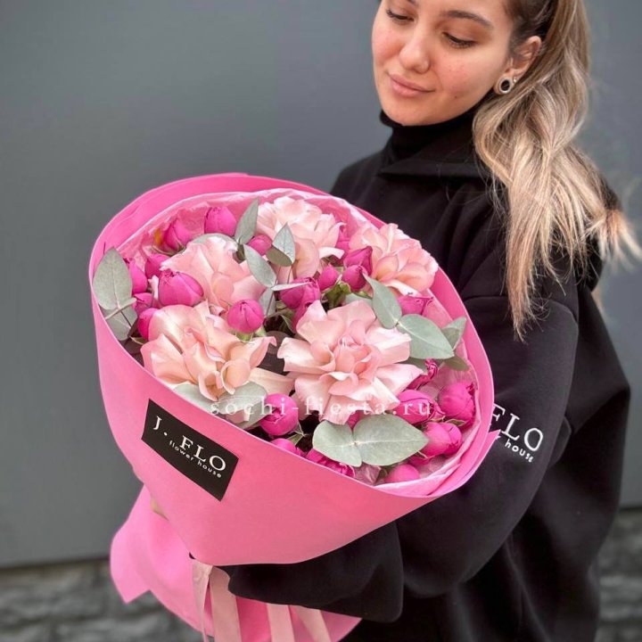 Букет французских и пионовидных роз "Ламиносо" в Саранске