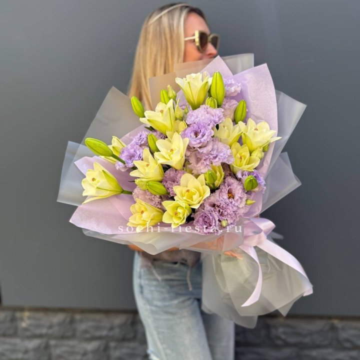  Букет лилий и эустом в Саранске