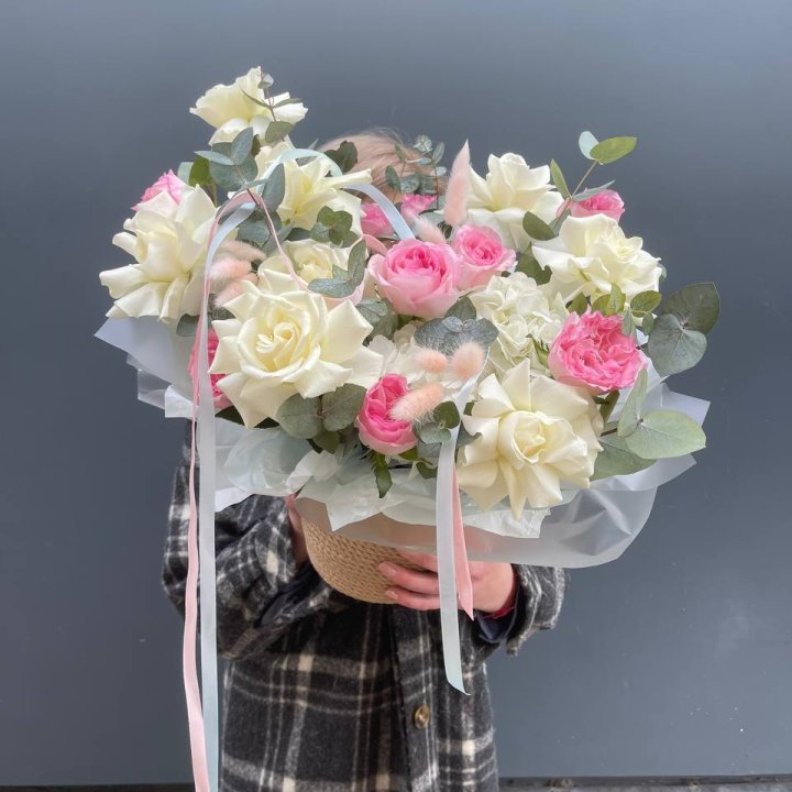 Кашпо с розами в Саранске