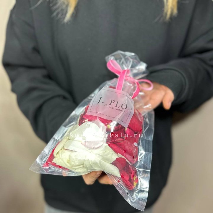 Лепестки роз в Саранске