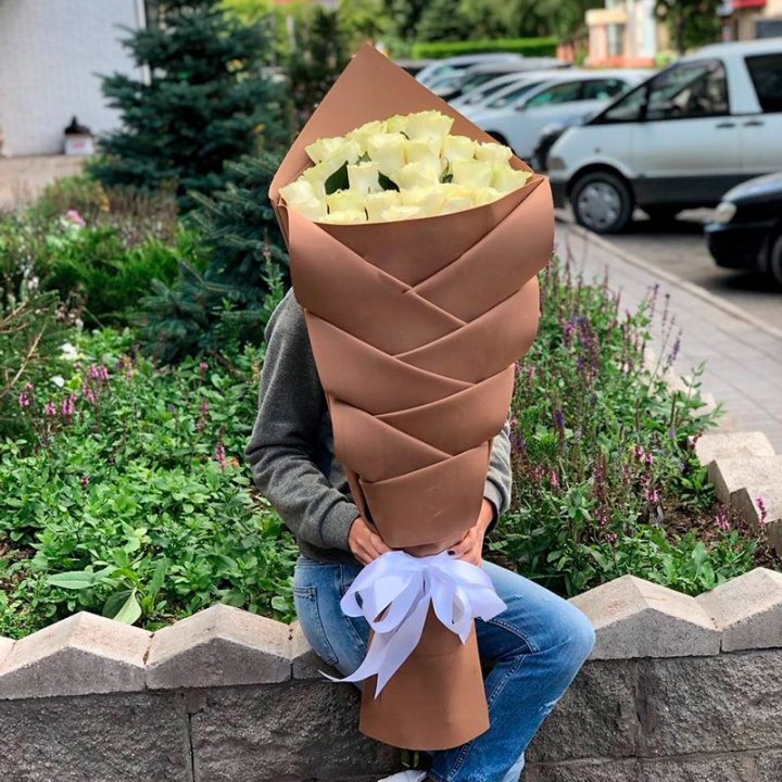 Голландские розы белые "Рыбка" в Саранске