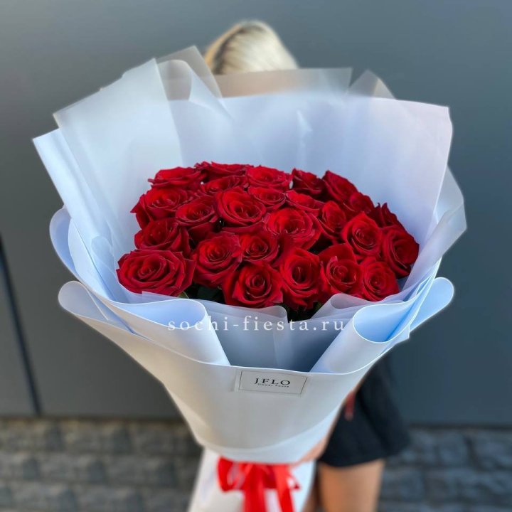 25 высоких роз  в Саранске