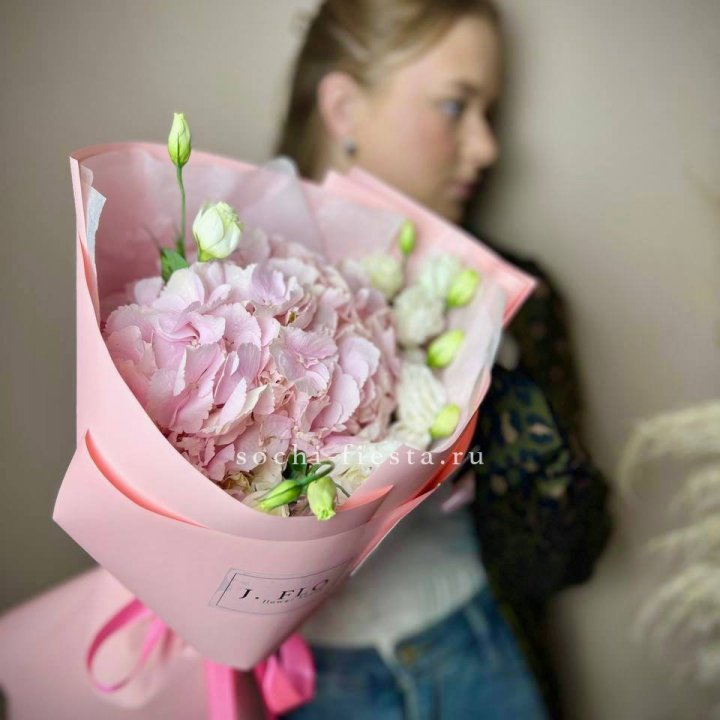 Букет с гортензией №2 в Саранске