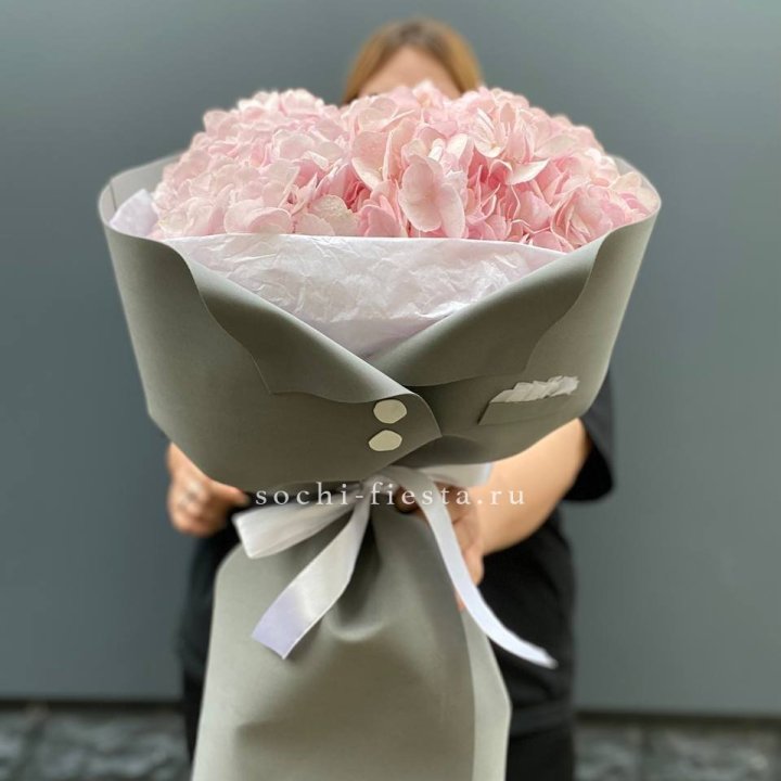  Букет  пиджачок из 5 гортензий в Саранске