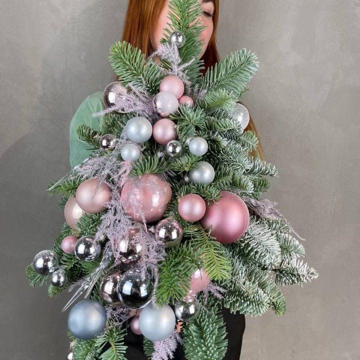 Новогодняя елочка "Розе голд" в Саранске