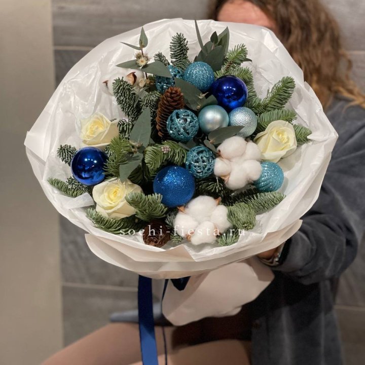 Новогодний букет "Синий иней" в Саранске