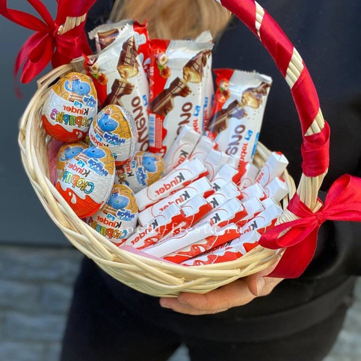 Корзина с киндерами  в Саранске