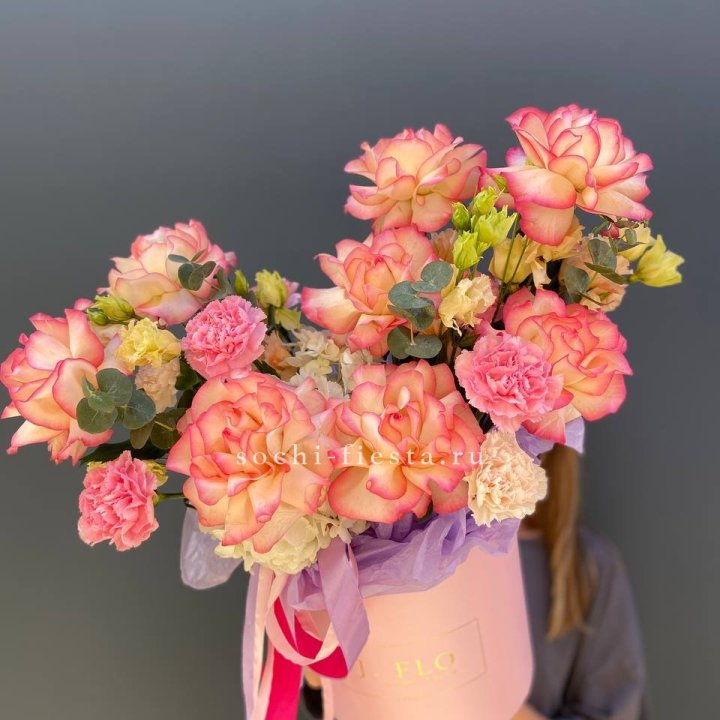 Бокс нежный с розами в Саранске