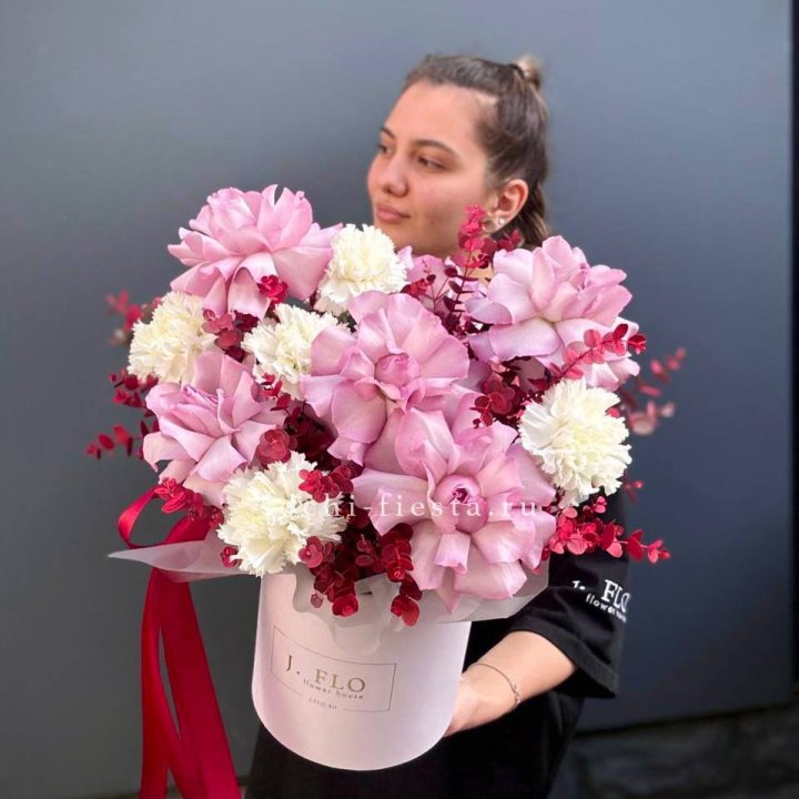 Бокс с французскими розами "Вела вита" в Саранске