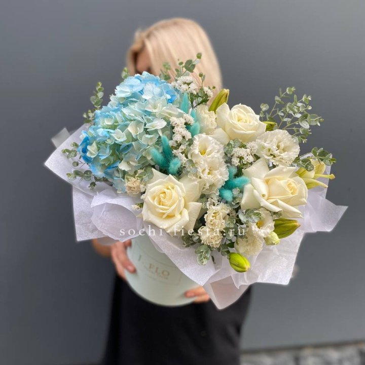 Цилиндр в голубых оттенках №1 в Саранске