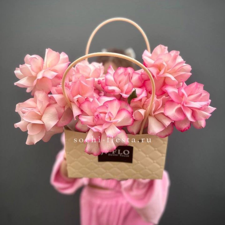 Сумочка розовых роз Венди в Саранске