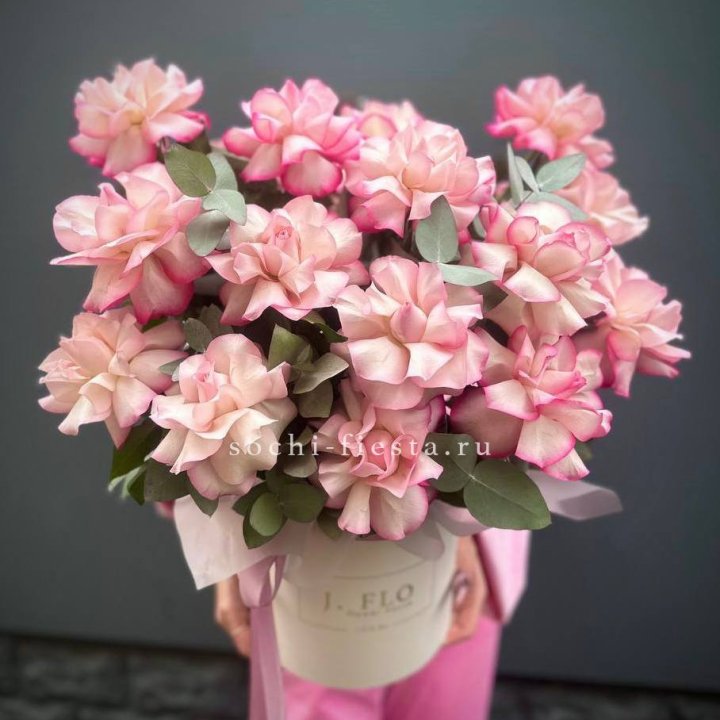 17 Французских  роз Венди в боксе в Саранске