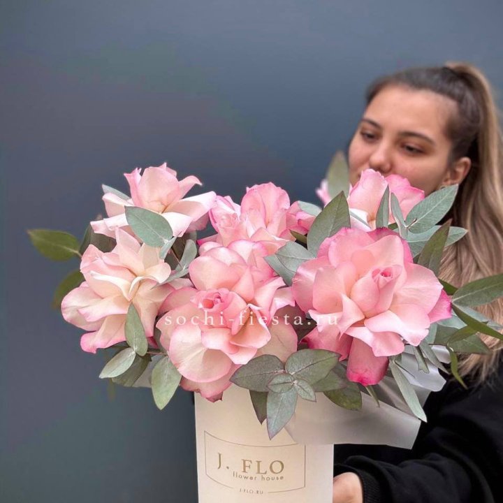 7 Французских роз в боксе в Саранске