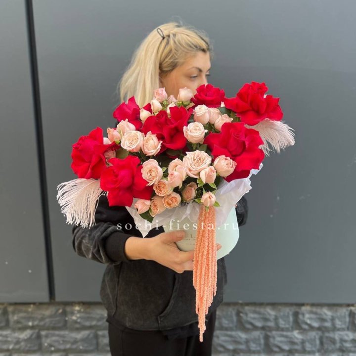 Бокс с нежными розами  в Саранске