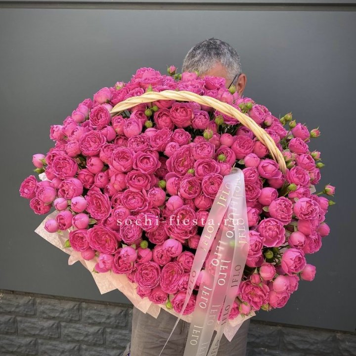 Корзина роз Мисти Баблс 151 в Саранске