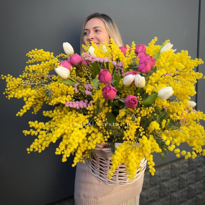 Цветочная корзина с мимозой "Спринг" в Саранске
