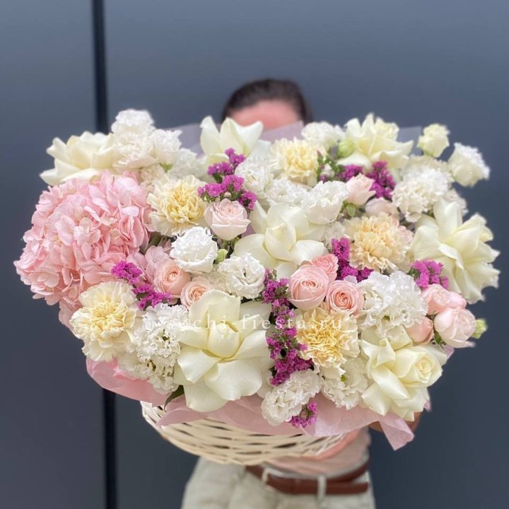 Корзина "Воздушная нежность" в Саранске