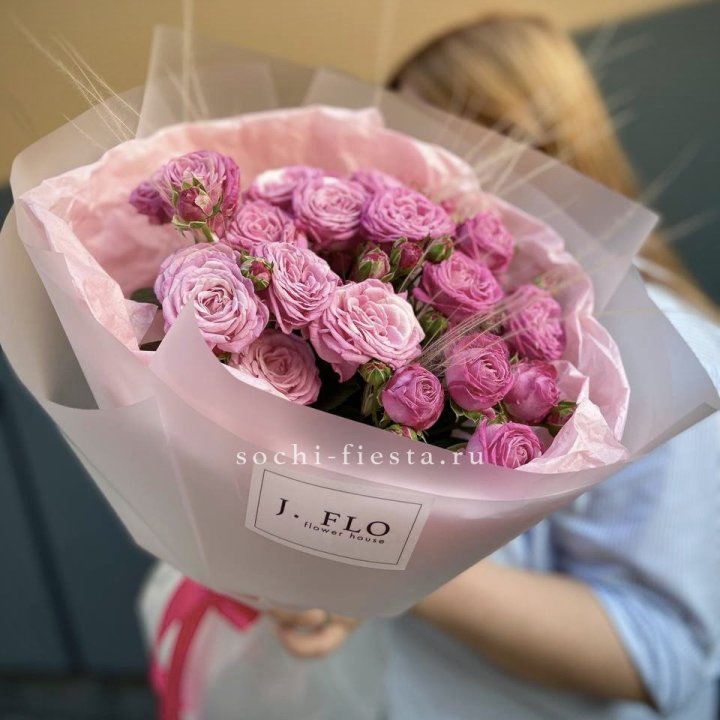 Пионовидные розы Мадам Бомбастик Pink в Саранске