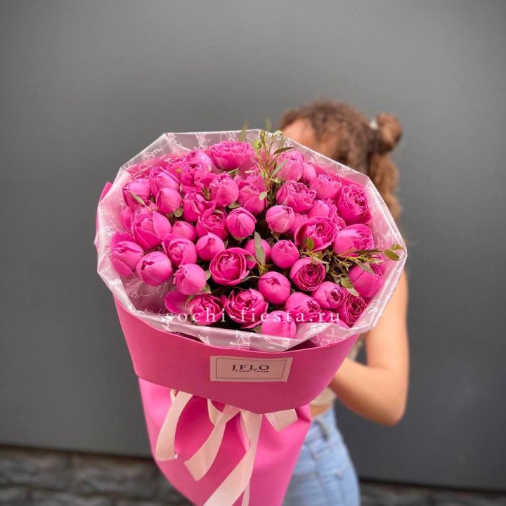 Кустовые розы букет Мисти Баблс в Саранске