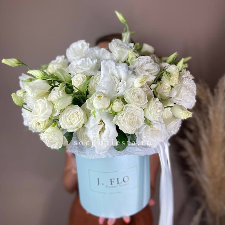 Бокс кустовых роз и эустомы  в Саранске