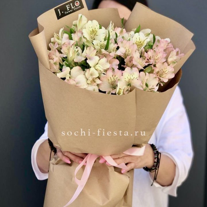 17  альстромерий в крафте в Саранске