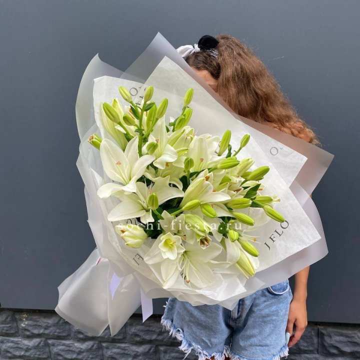 Букет  лилий "Воздушный"  в Саранске