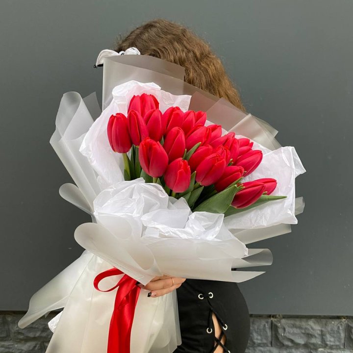  25 красных воздушных тюльпанов в Саранске