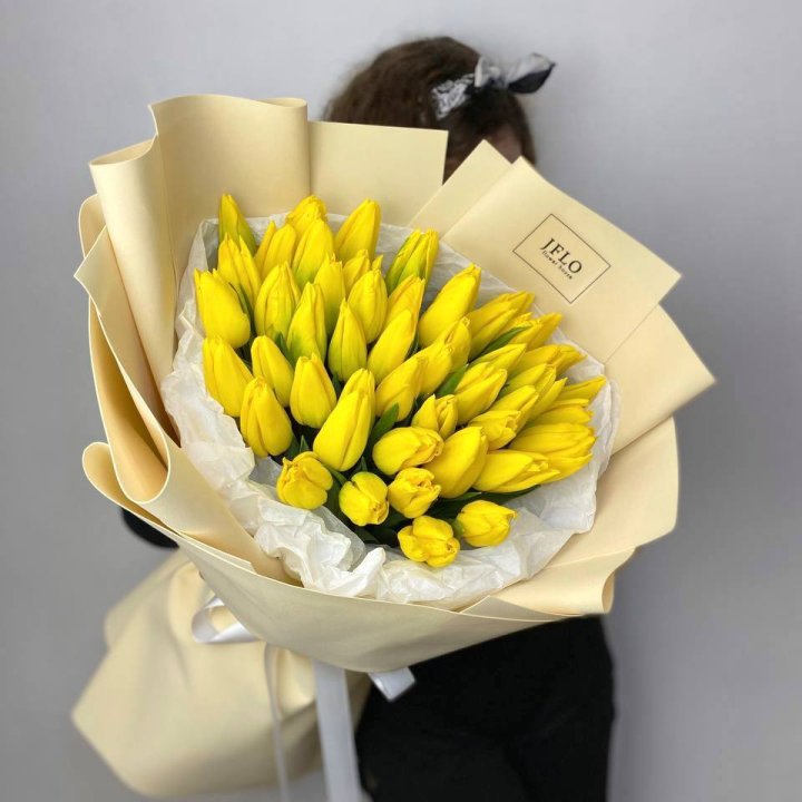 51 жёлтый тюльпан в Саранске