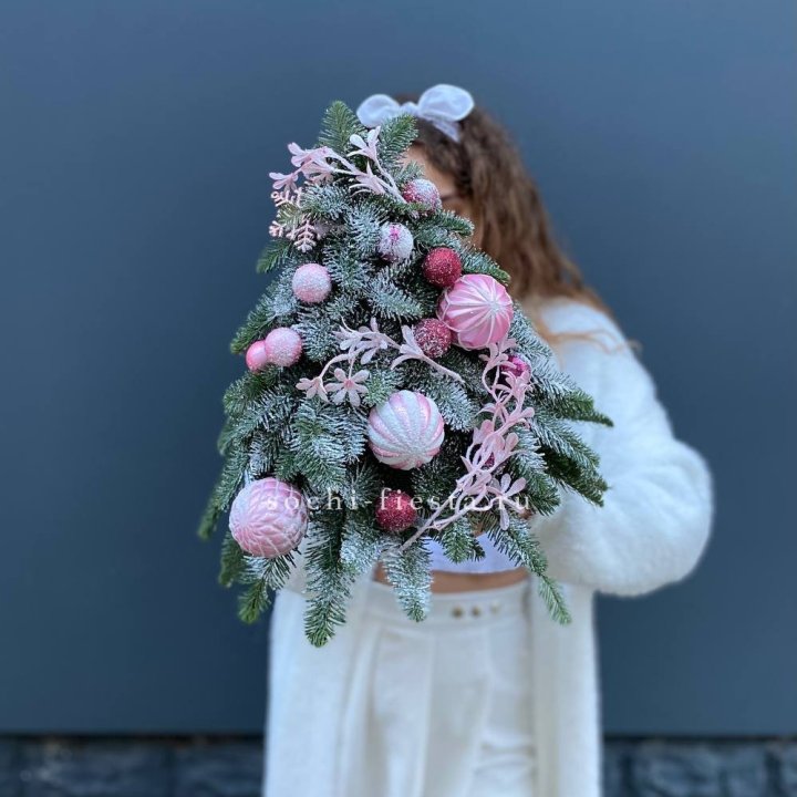 Новогодняя елочка "Розе" в Саранске